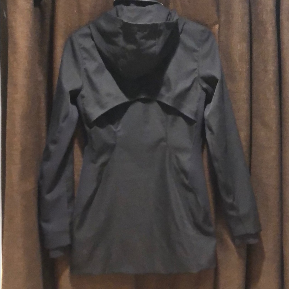 Lululemon jacket - Picture 4 of 8
